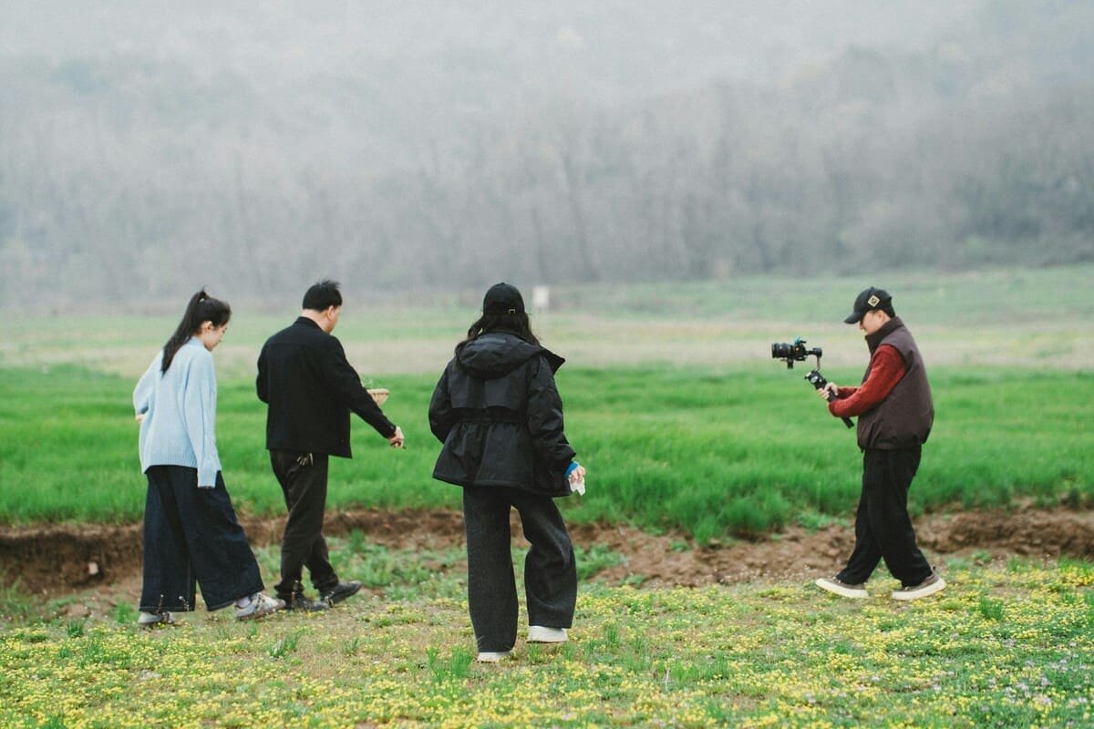 photography workshop teaching group outdoor