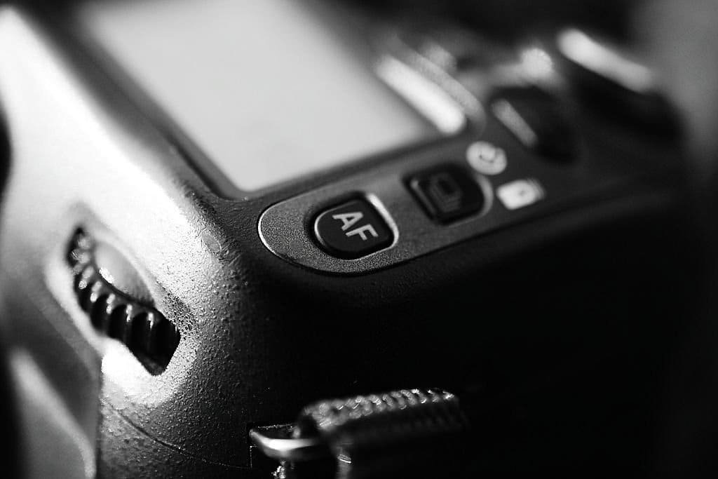camera back button focus AF-ON rear controls