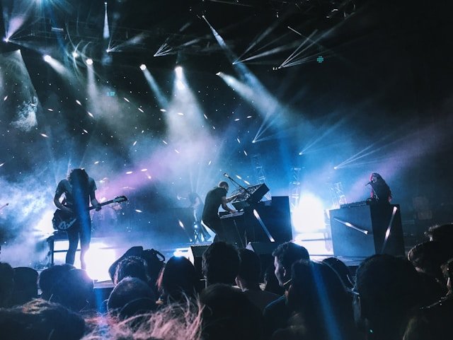 photographer low light indoor concert photography